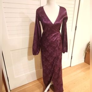 Really Pretty Vintage 1970s Purple Floral Wrap Dress Great Condition XS/S